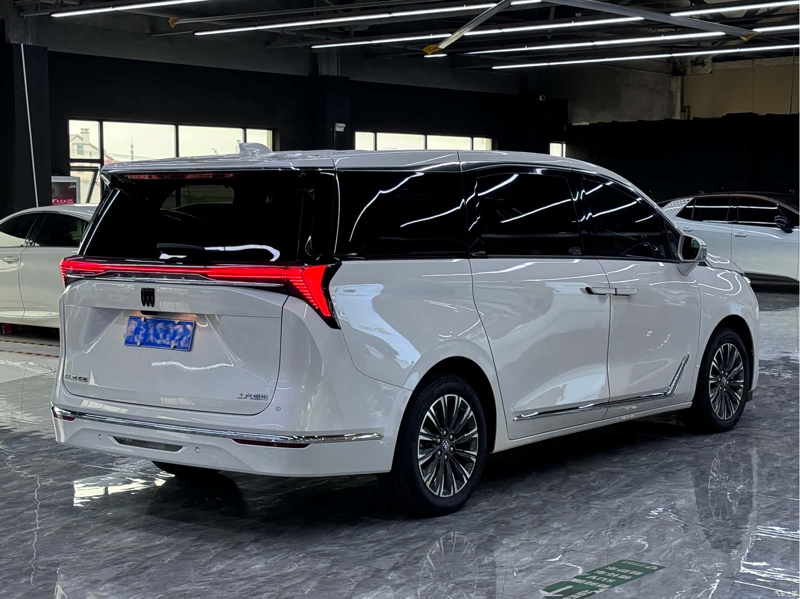 Buick GL8, 2025 3