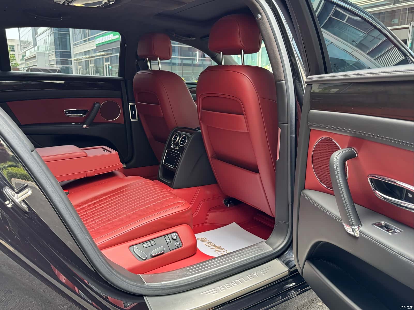 Bentley Flying Spur, 2019 12