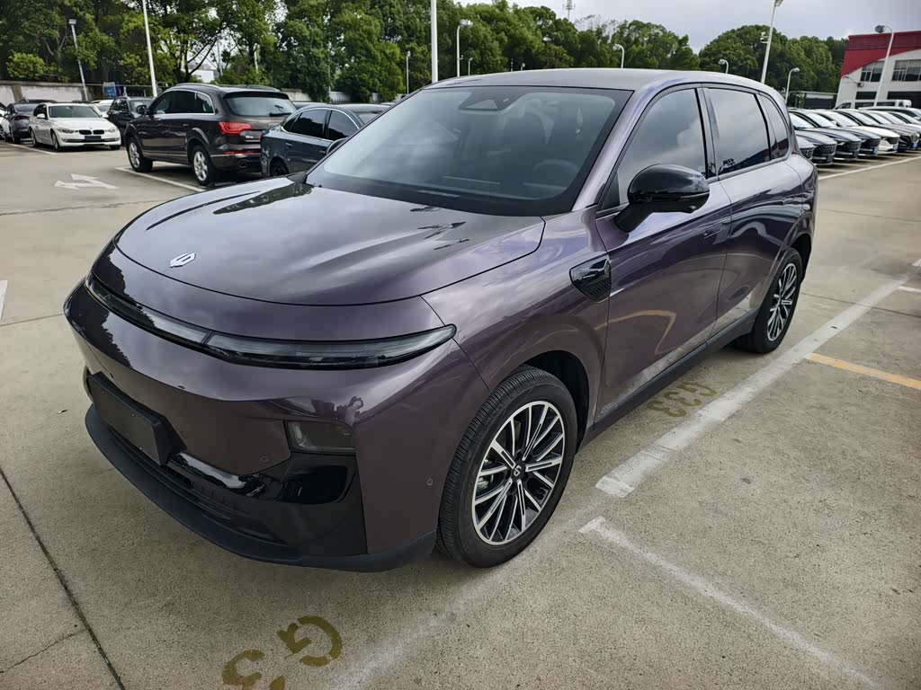 Leapmotor B10