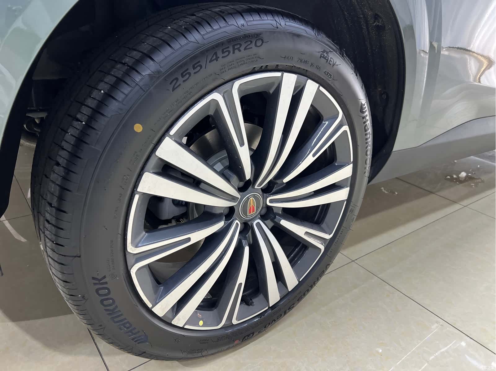 Hongqi HS6, 2026 18