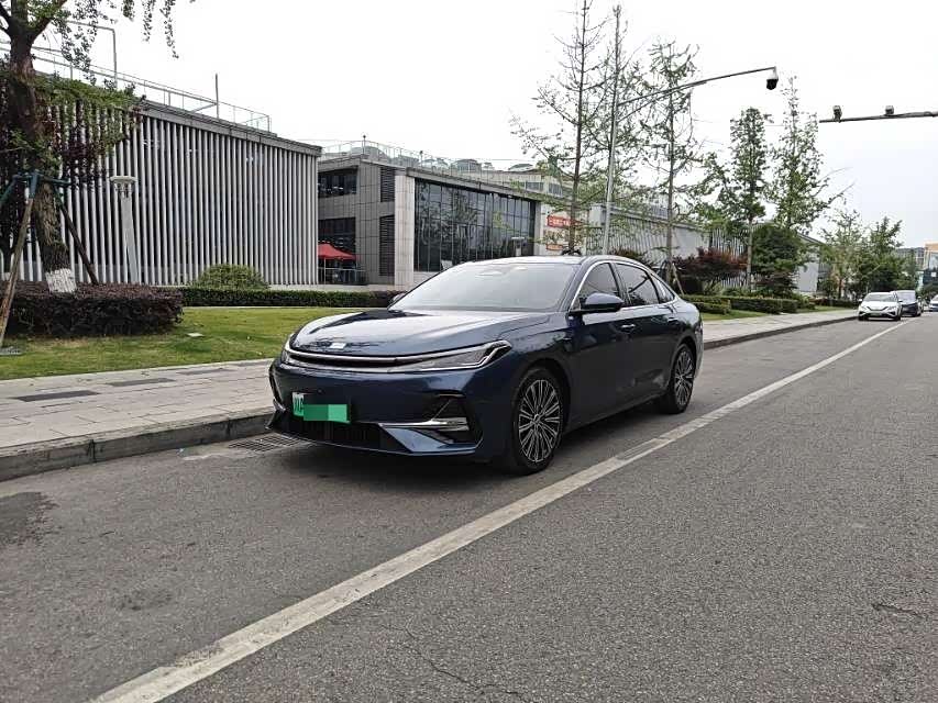 Geely Galaxy A7 EM