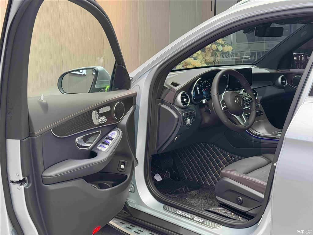 Mercedes-Benz GLC, 2023 4