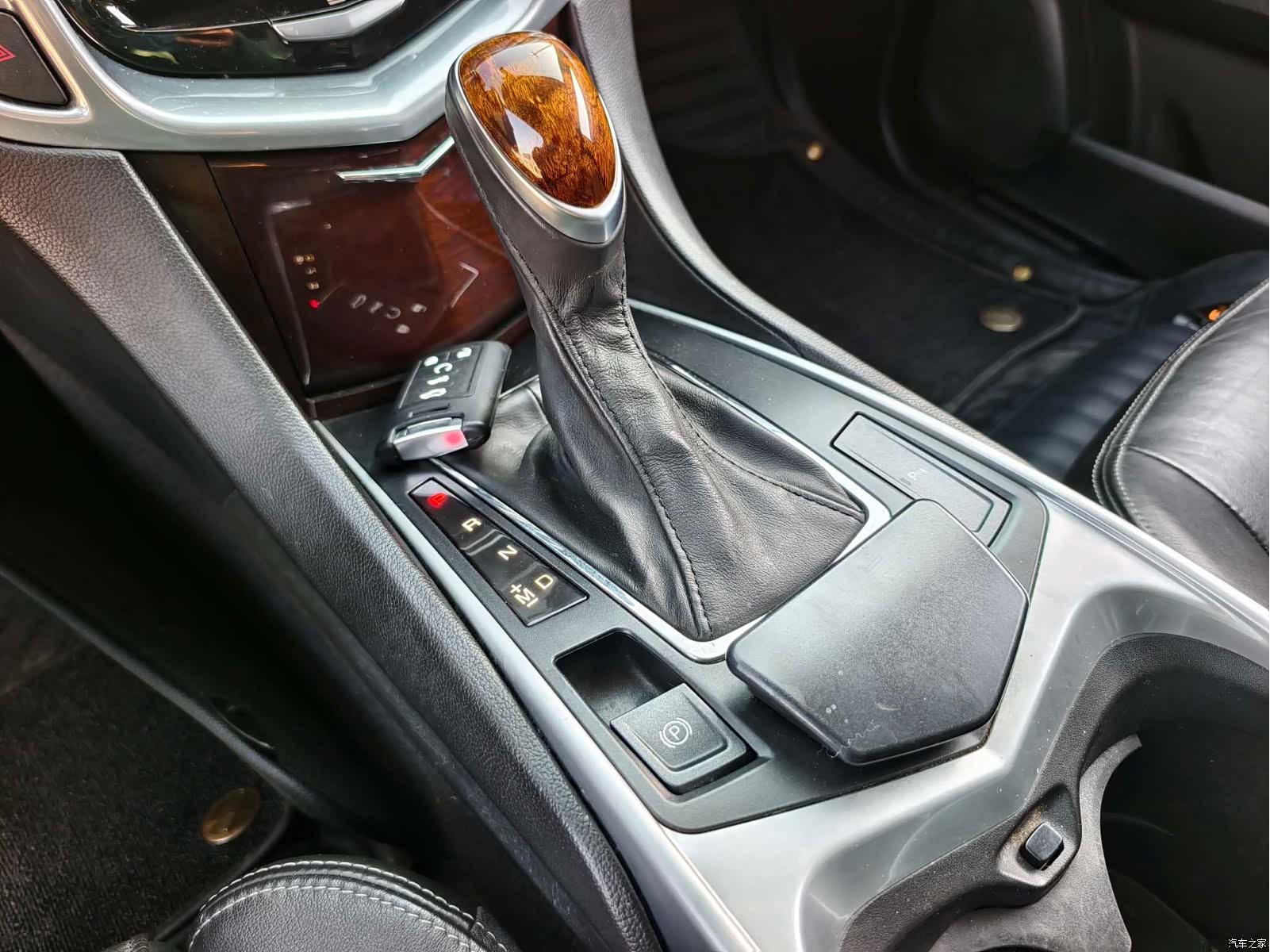 Cadillac SRX, 2013 6