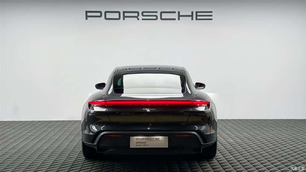 Porsche Taycan, 2023 все фото