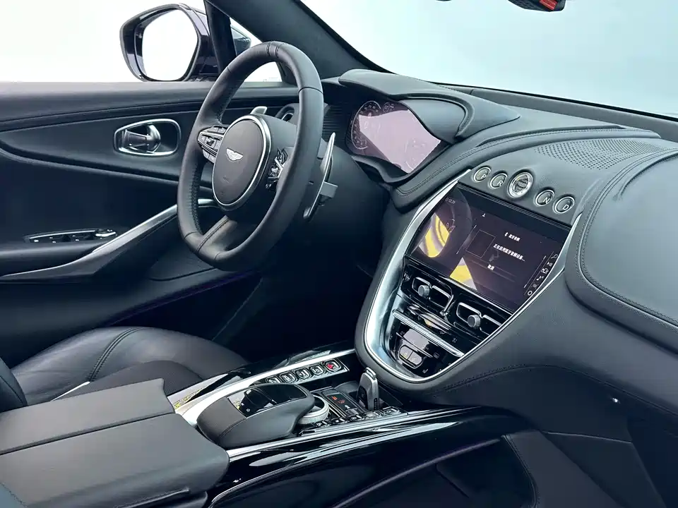 Aston Martin DBX Aston Martin DBX