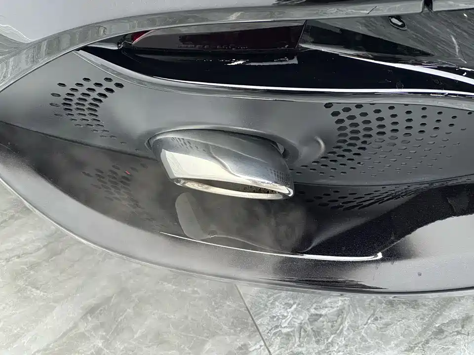 Aston Martin DBX Aston Martin DBX