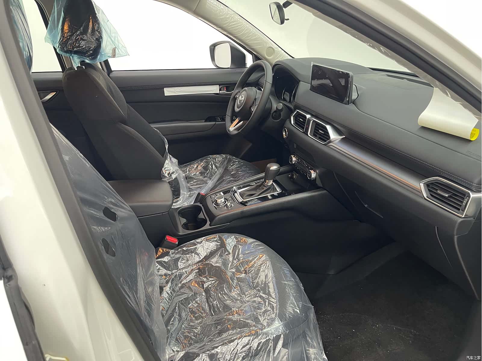 Mazda CX-5, 2025 12