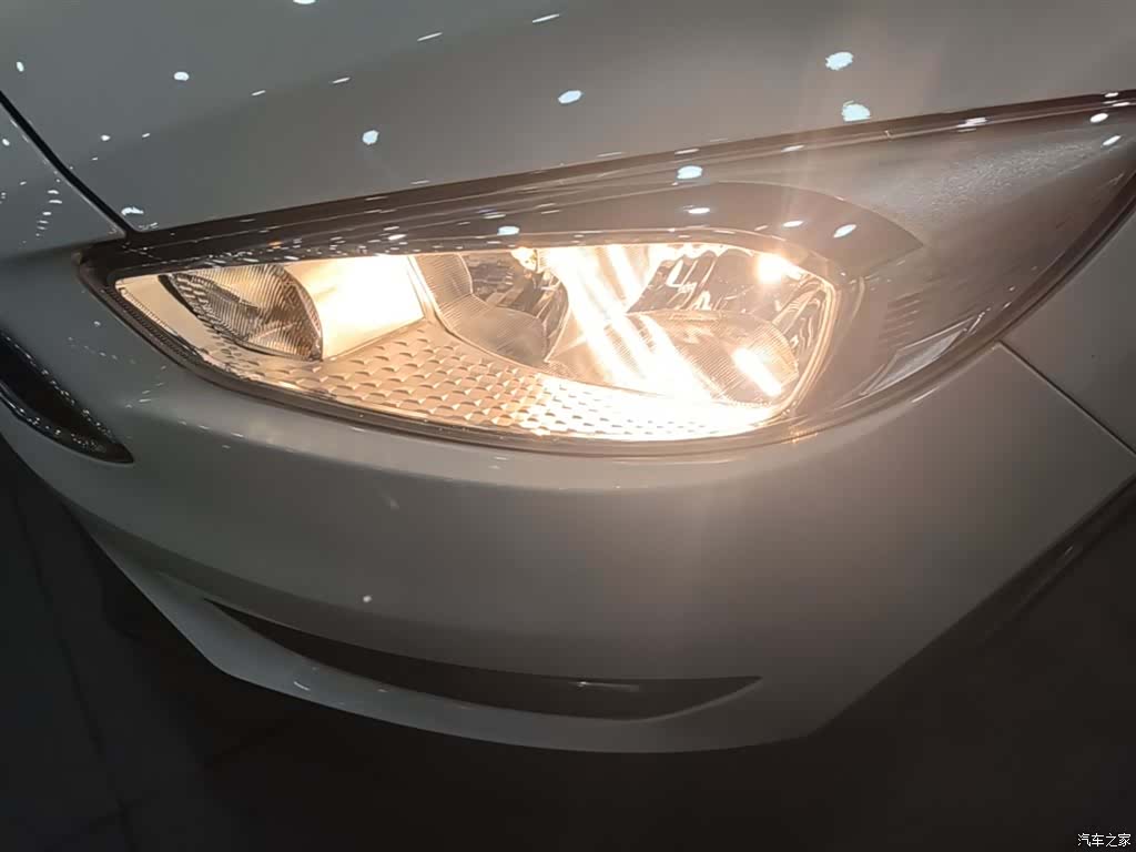 Ford Focus, 2019 23