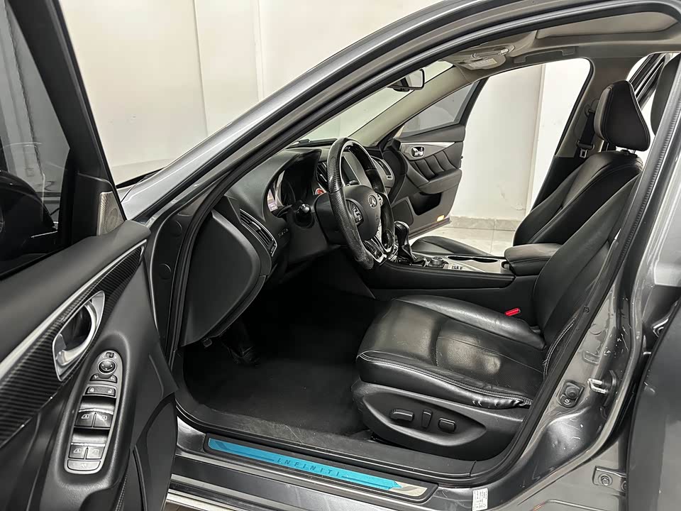 Infiniti Q50L