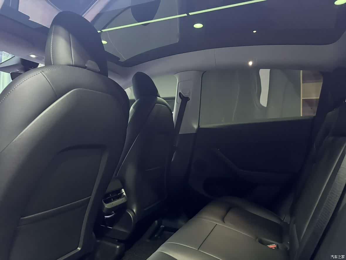 Tesla Model Y, 2022 8