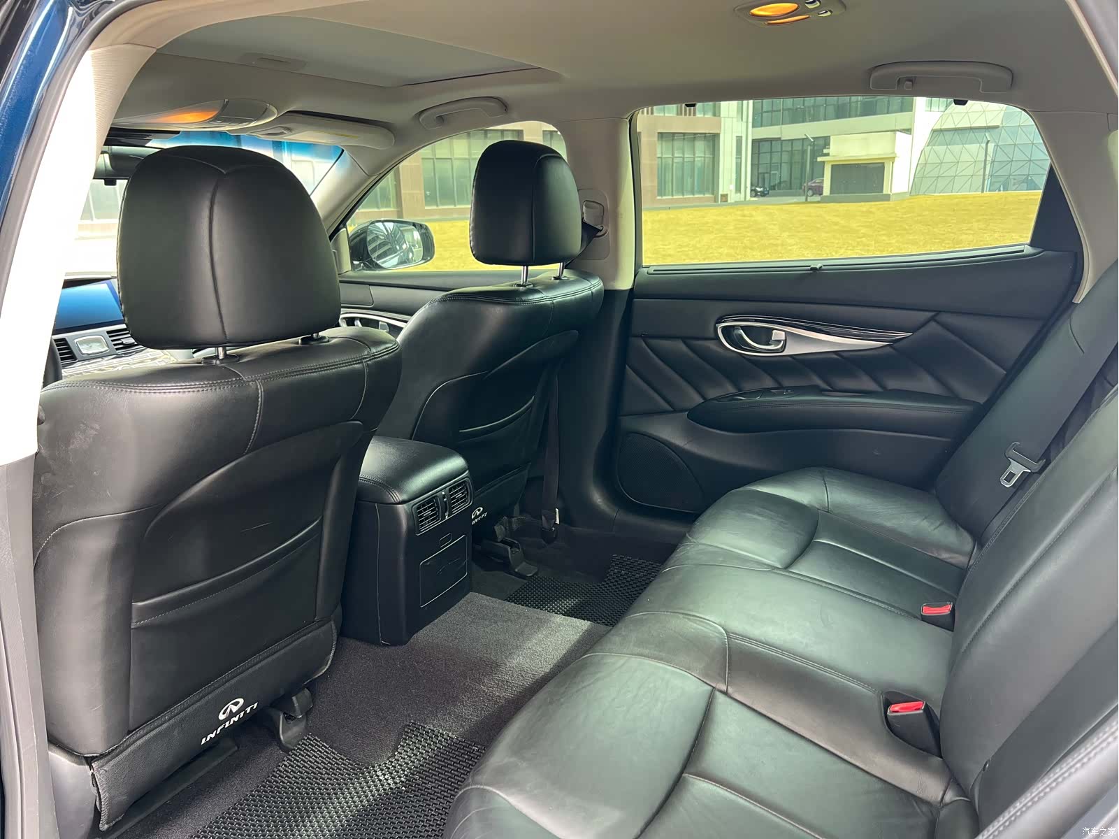 Infiniti Q70, 2018 9