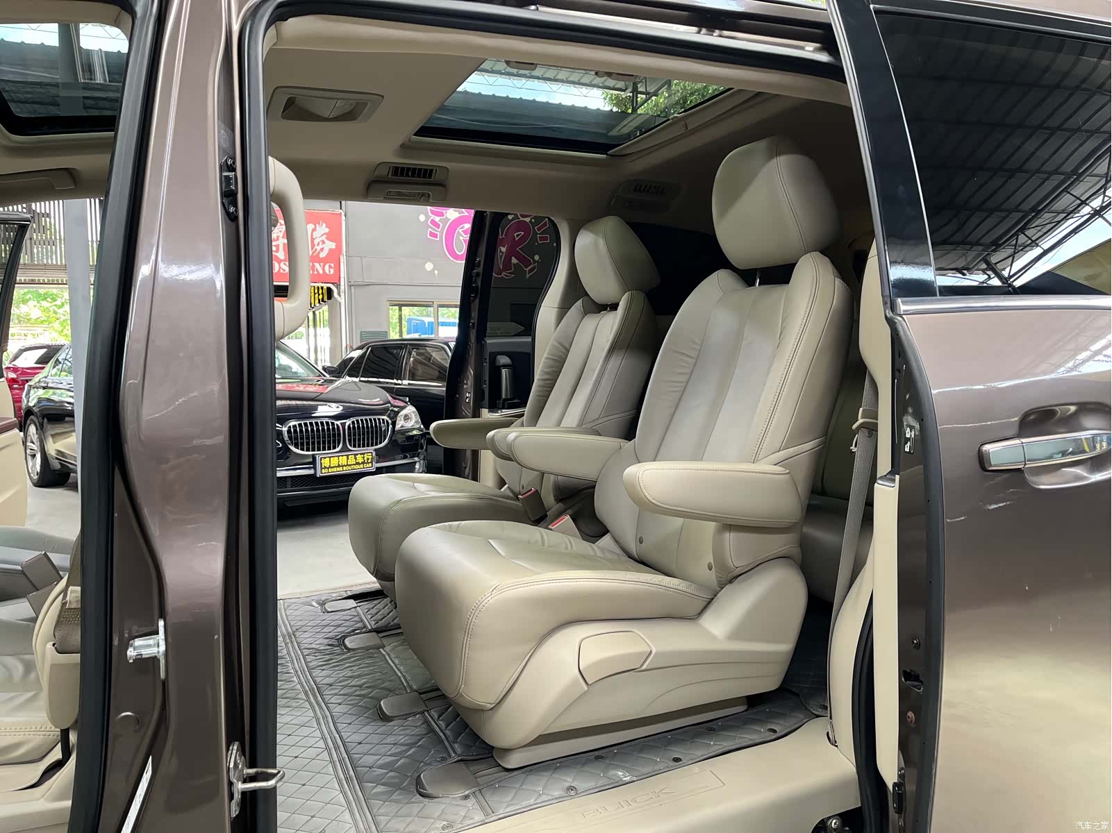 Buick GL8, 2014 18