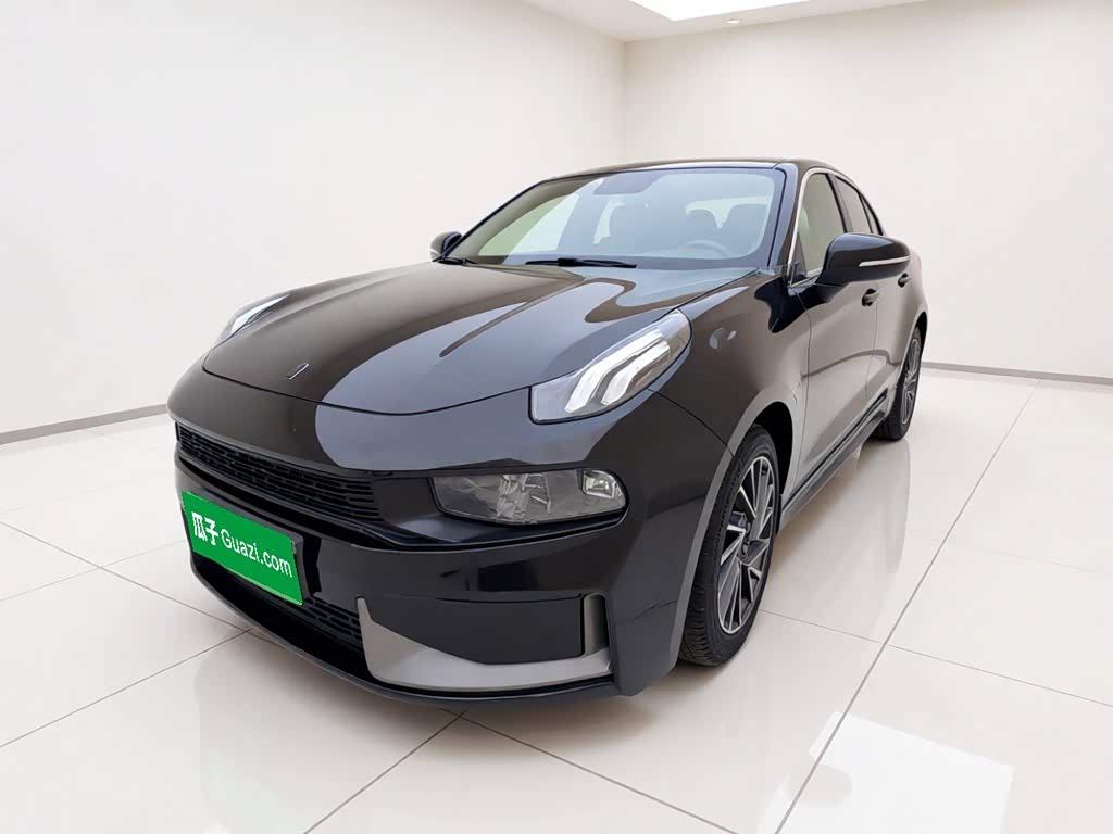 Lynk & Co 03