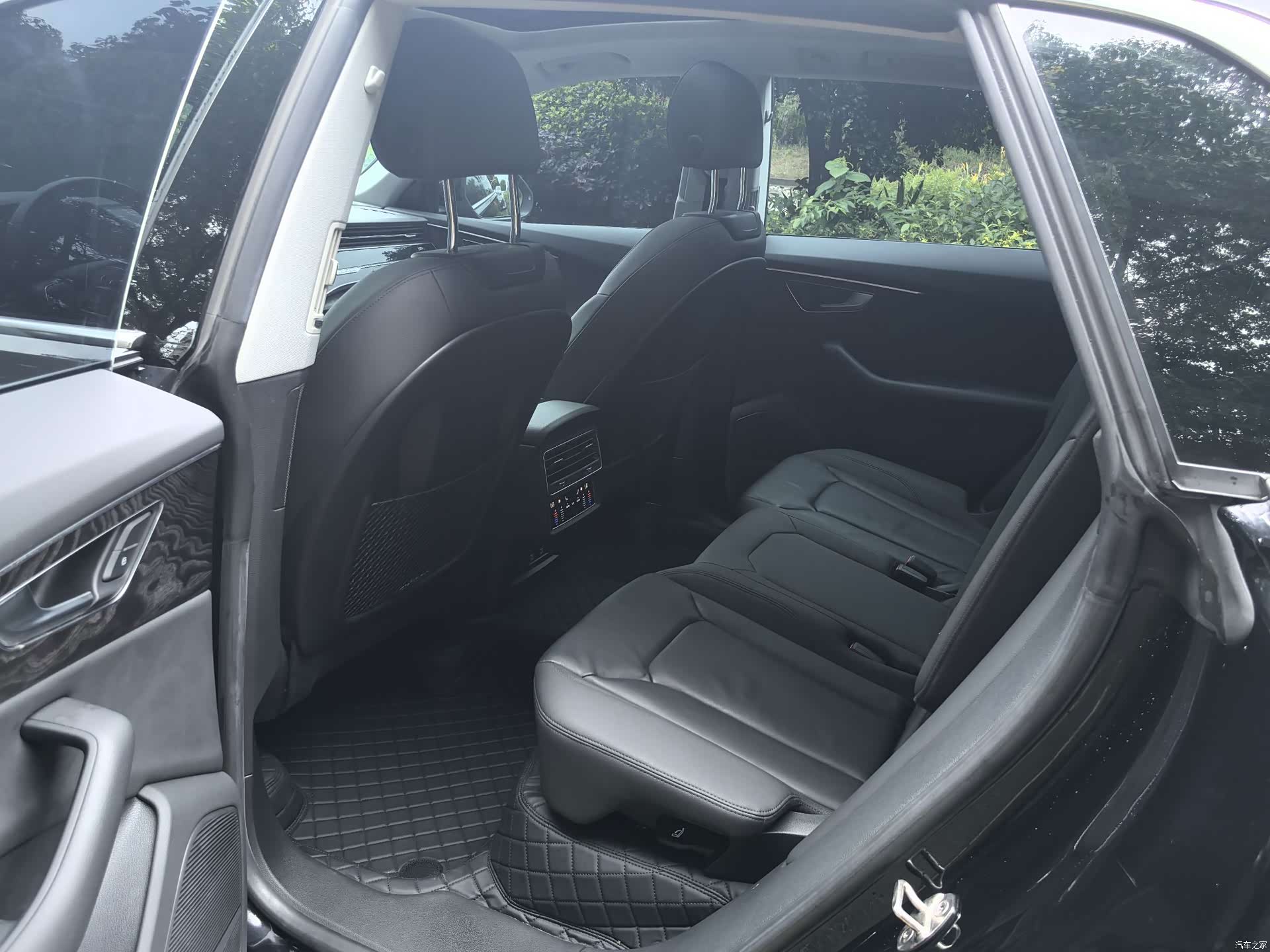 Audi Q8, 2021 8