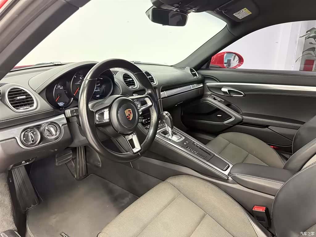 Porsche Cayman, 2019 8
