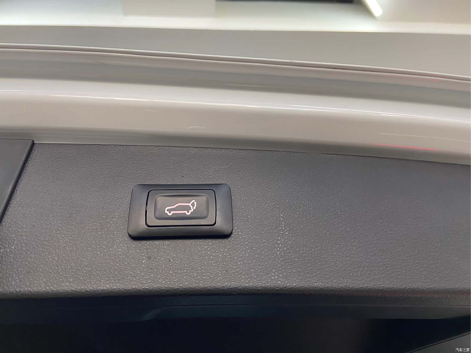 Audi Q2L, 2021 13