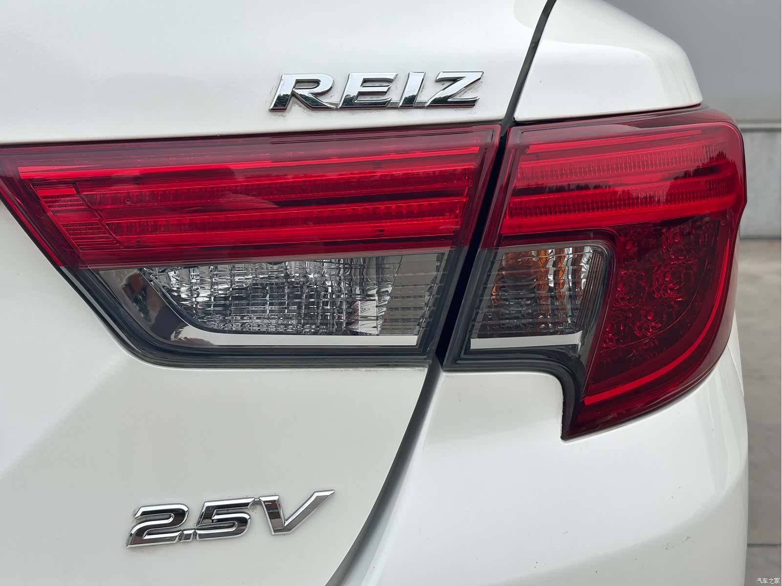 Toyota 2.5V, 2017 16
