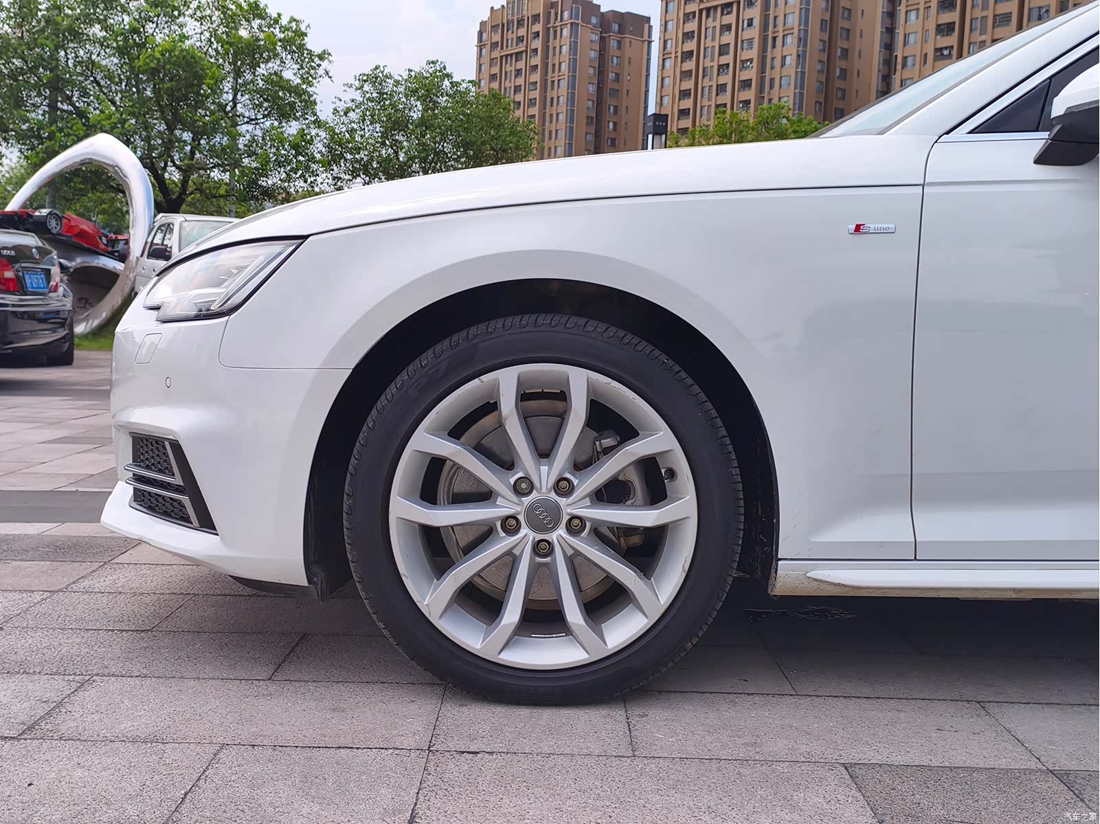Audi A4L, 2018 11