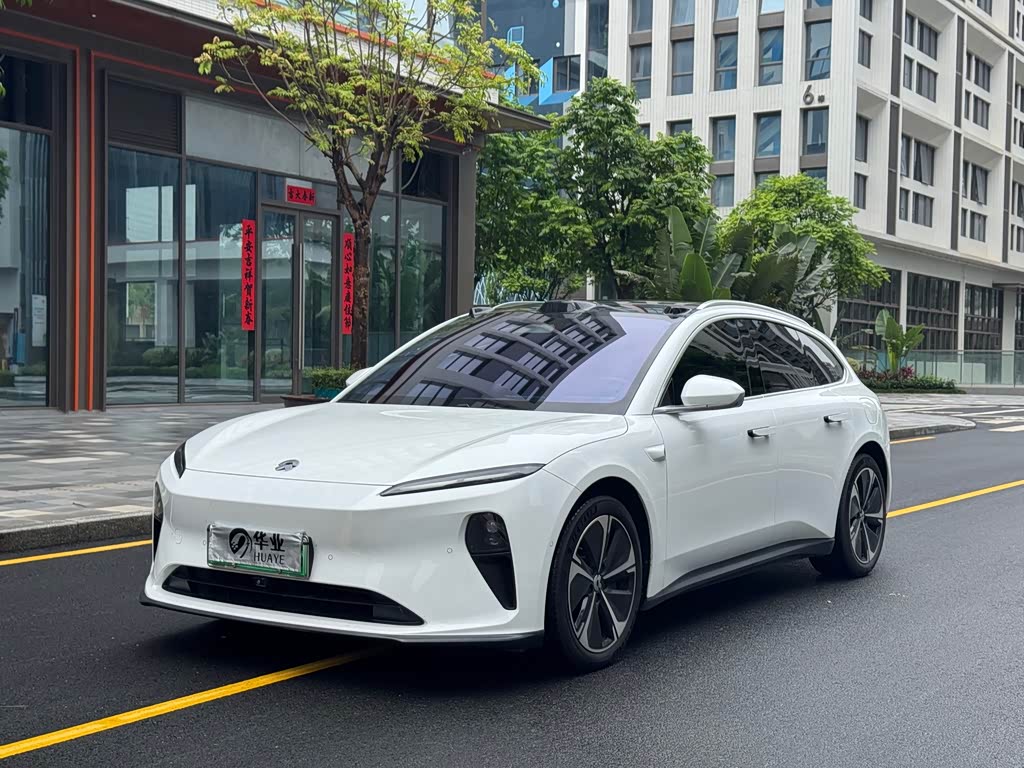 NIO ET5