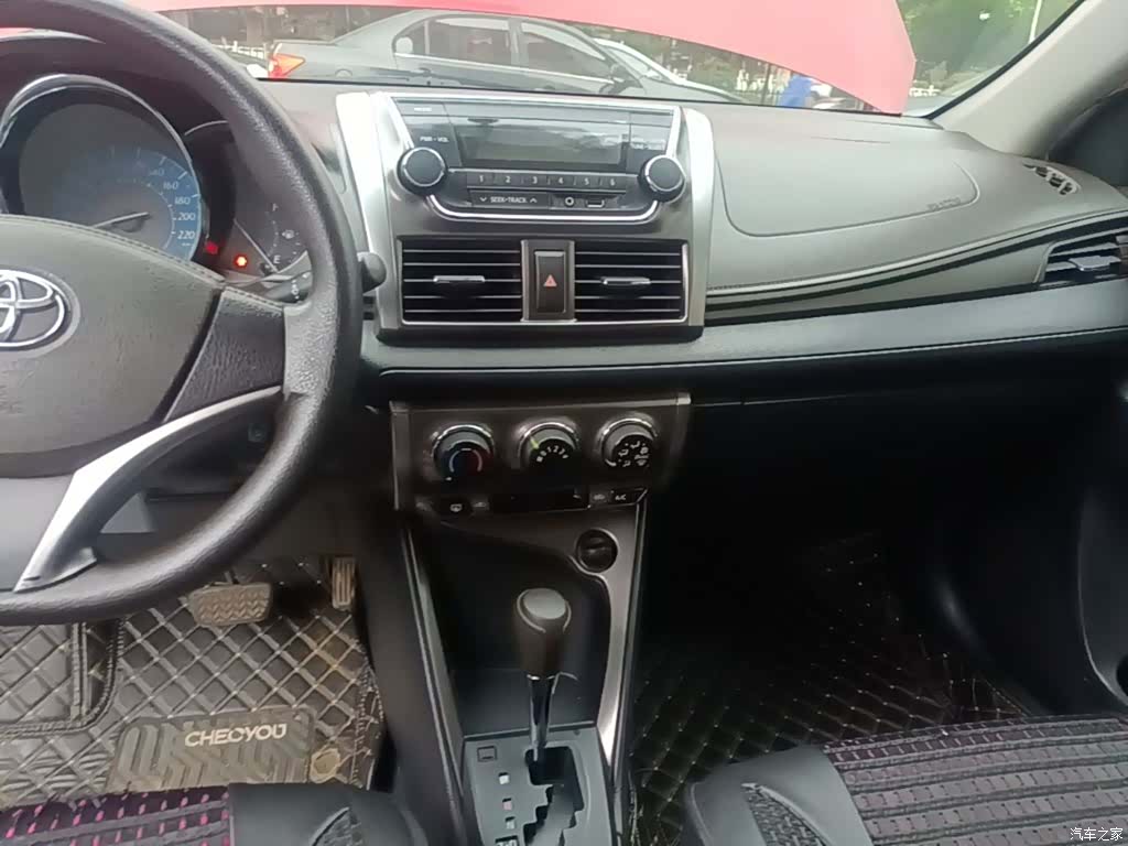 Toyota YARiS L, 2015 9