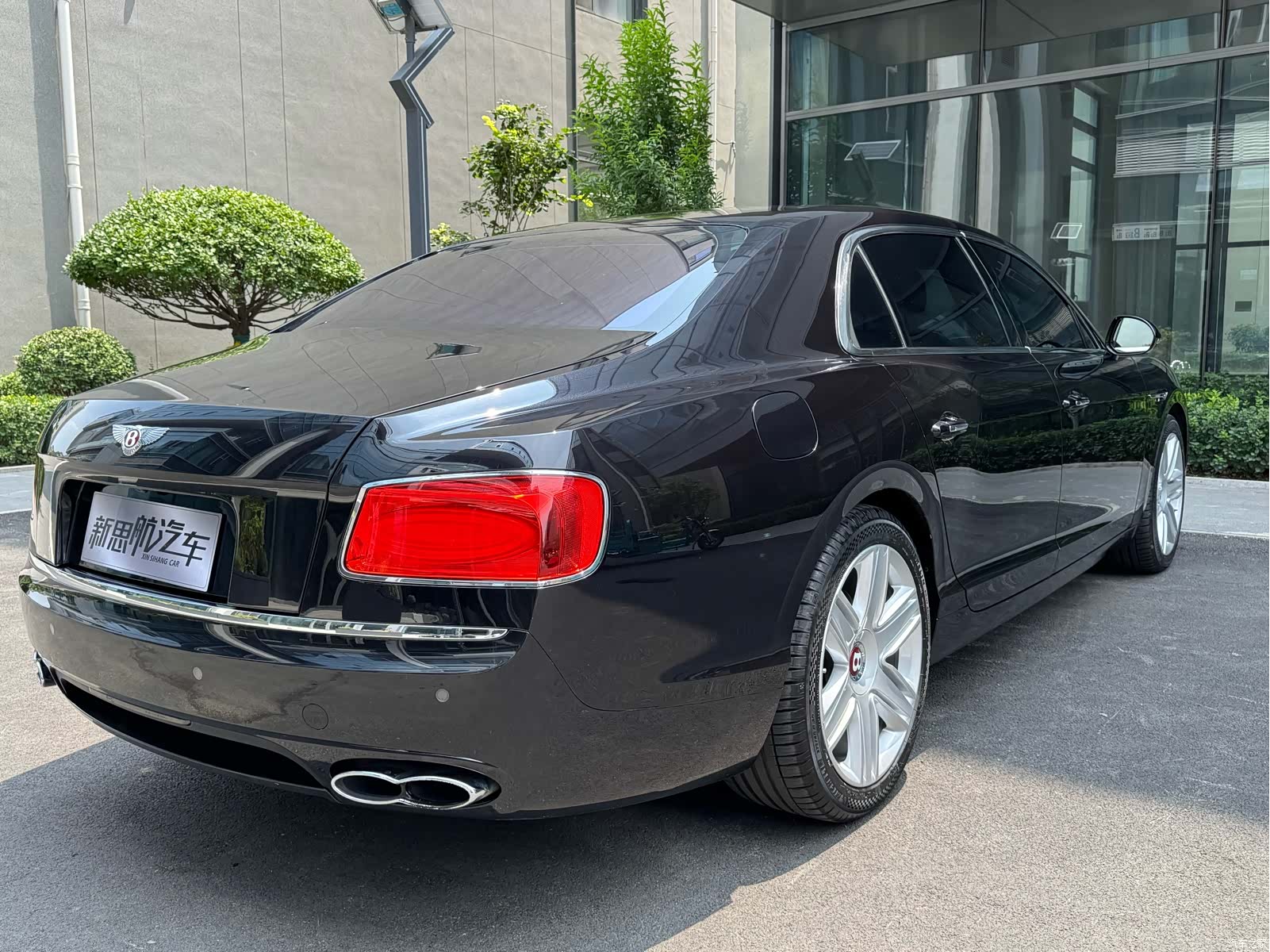 Bentley Flying Spur, 2019 13