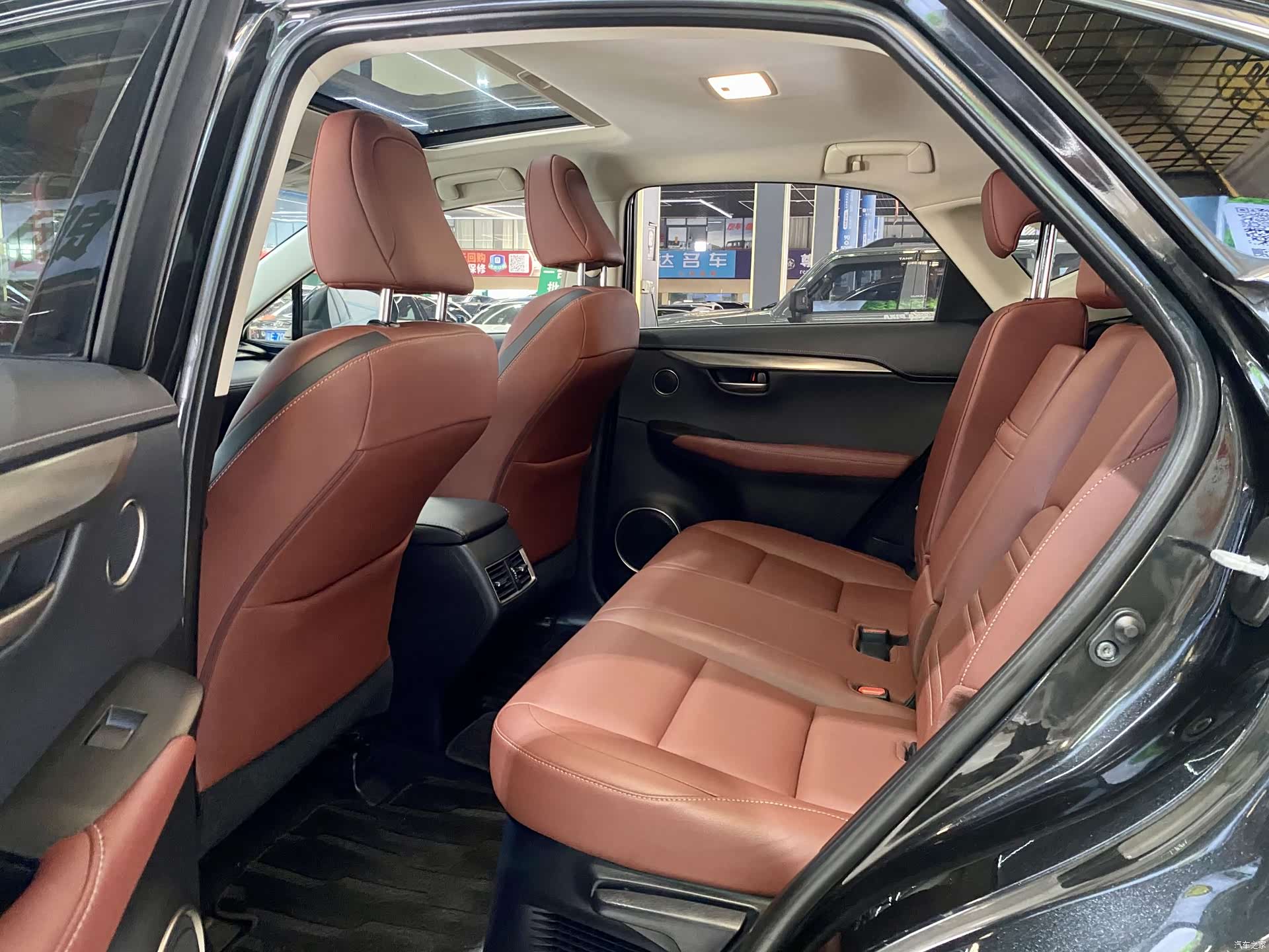 Lexus NX, 2016 11