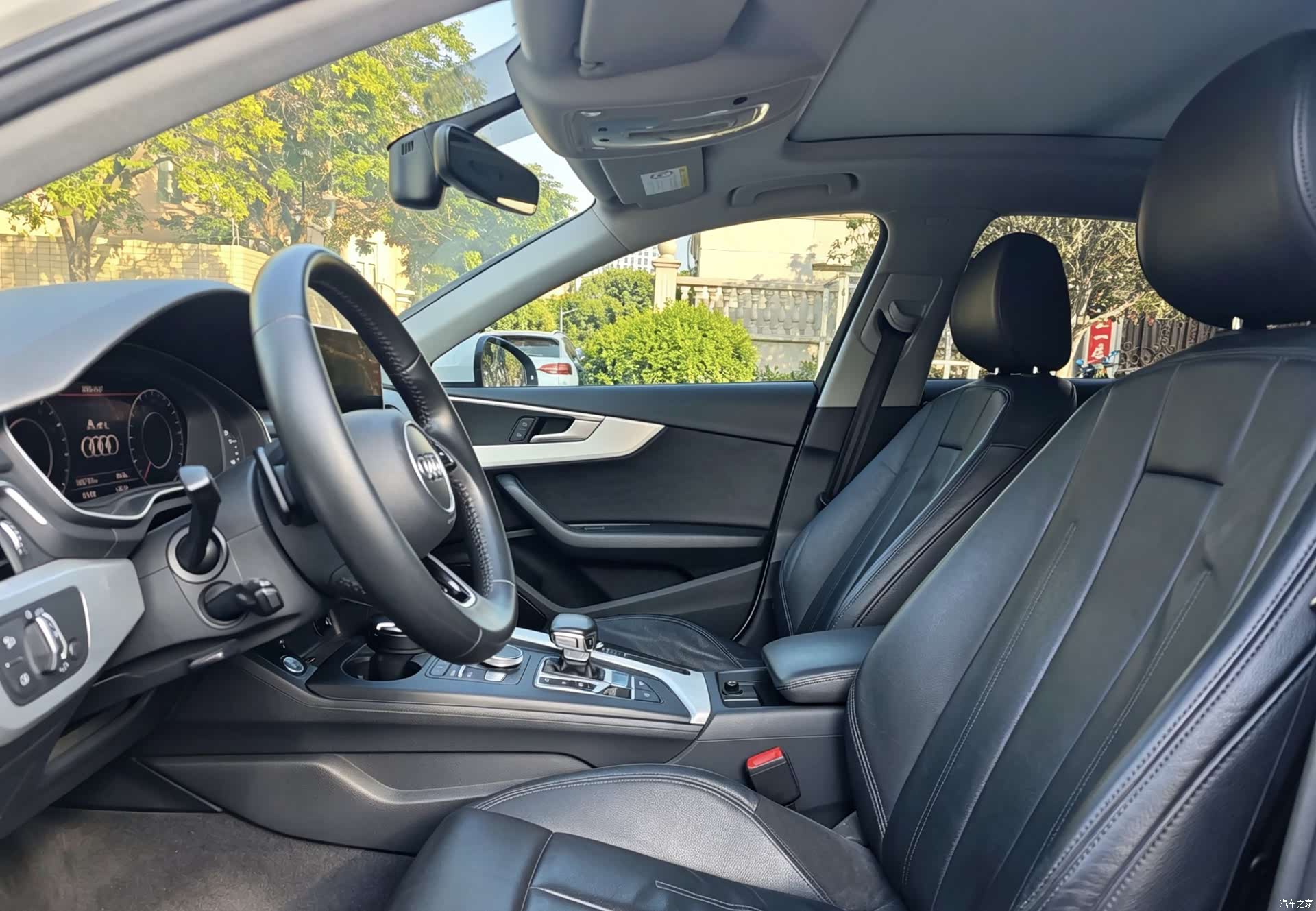 Audi A4L, 2018 7