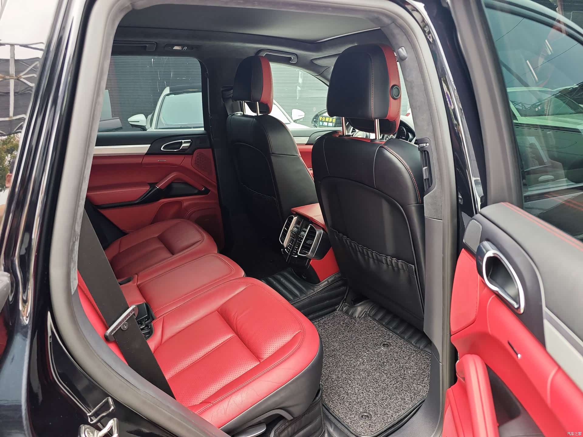 Porsche Cayenne, 2018 11