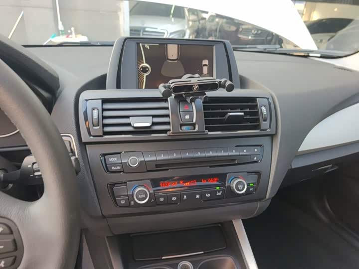 BMW 1 Series 2013 gai 118i Leading