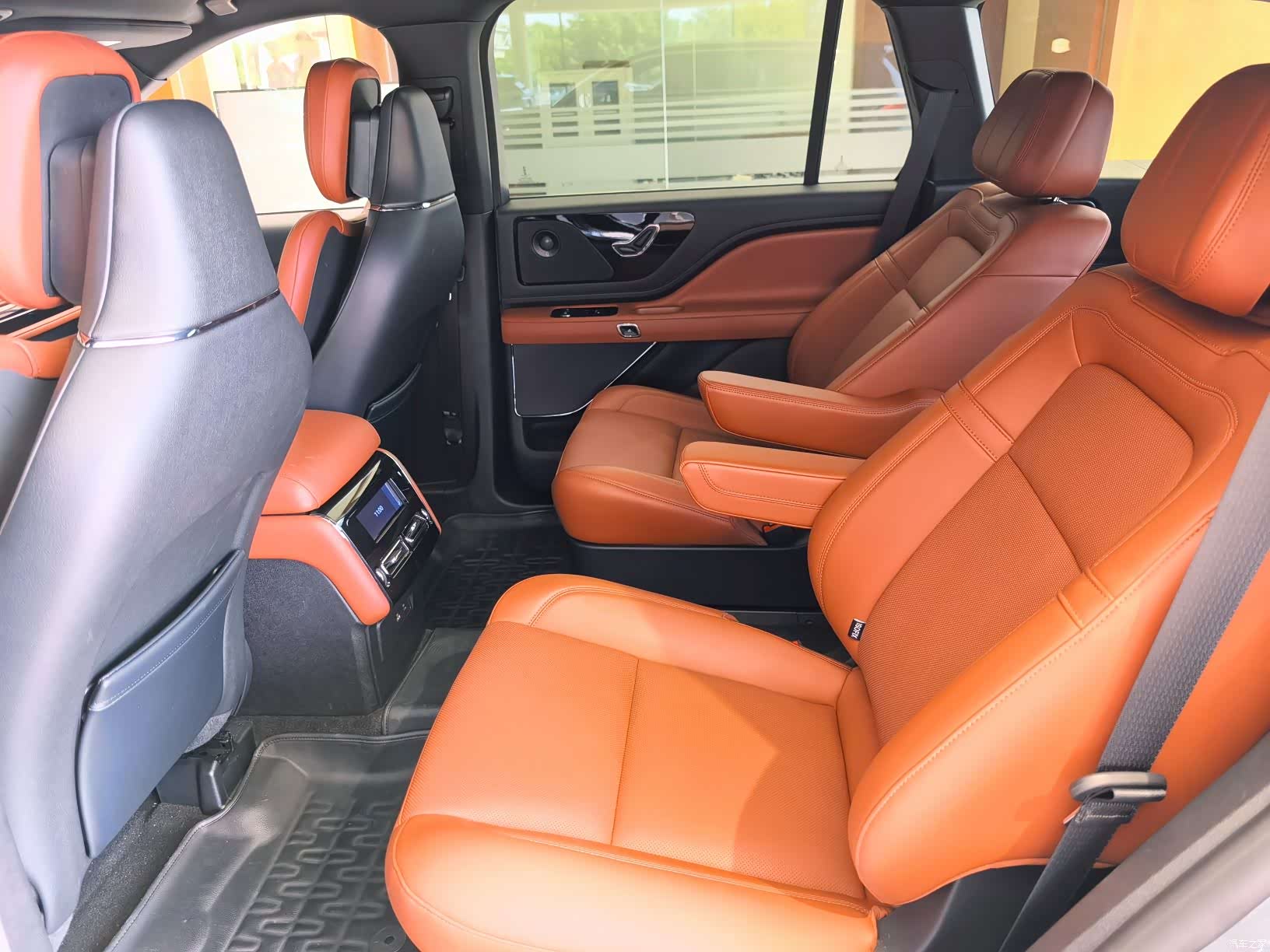 Lincoln Aviator, 2024 11