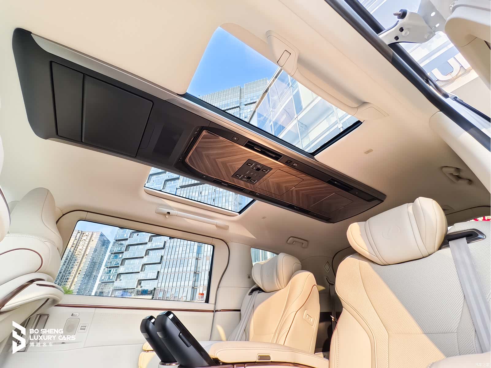Lexus LM, 2025 23