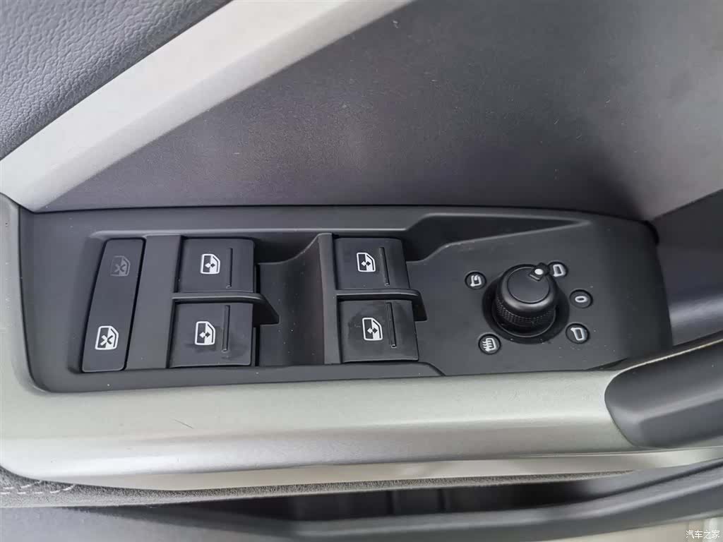 Audi Q3, 2019 9