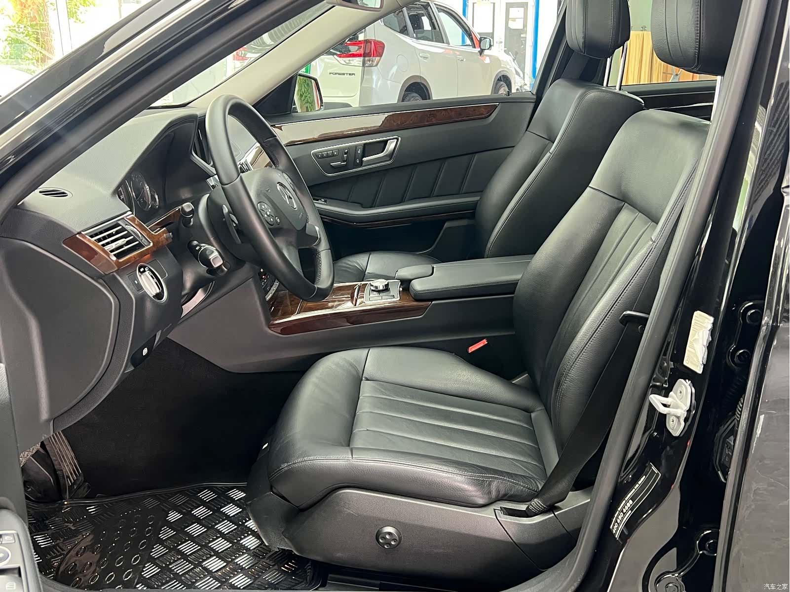 Mercedes-Benz E-Class, 2013 10