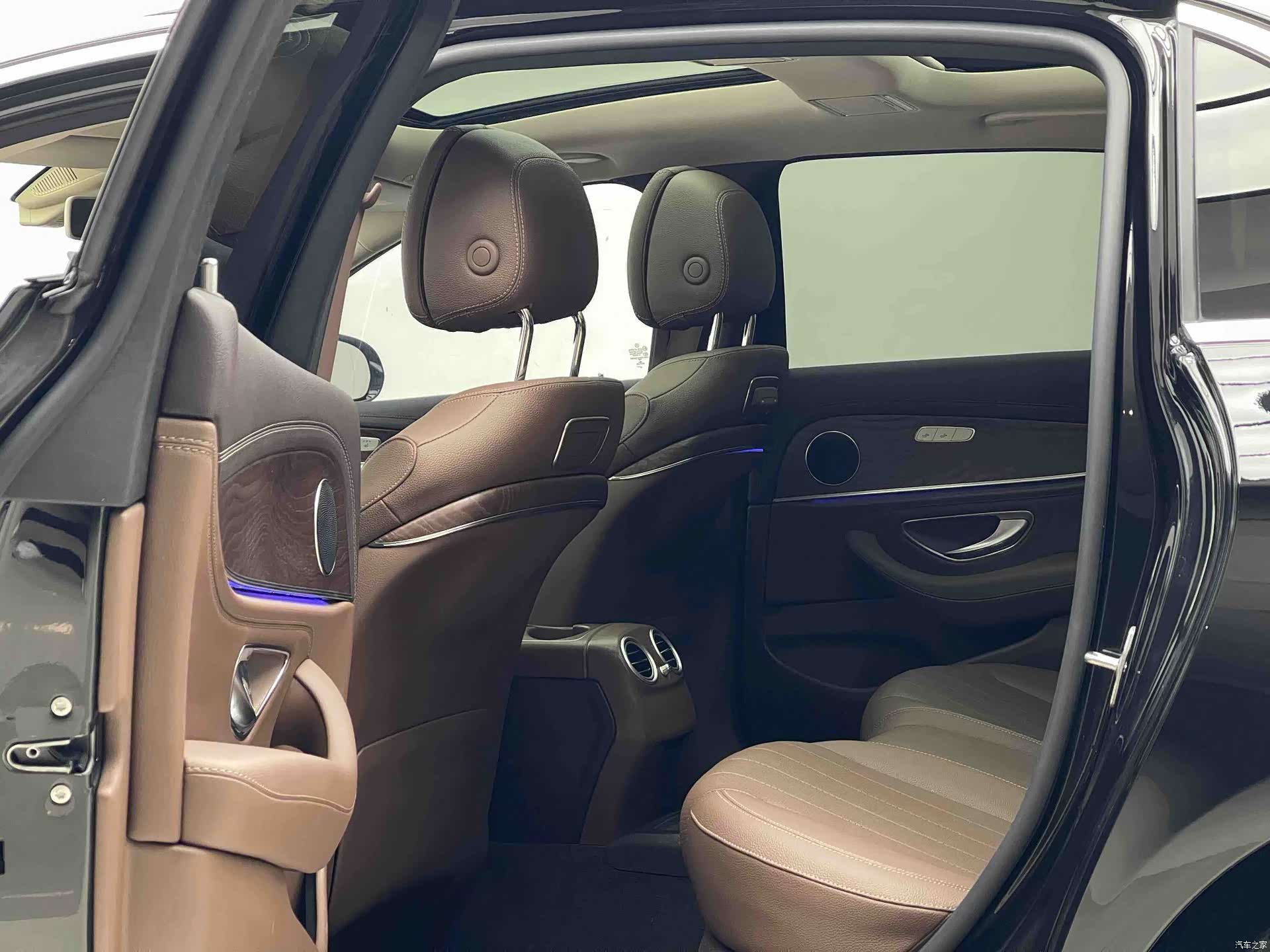 Mercedes-Benz E-Class, 2019 10