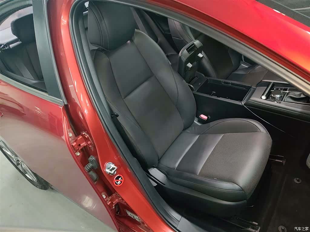 Mazda Mazda3, 2020 25