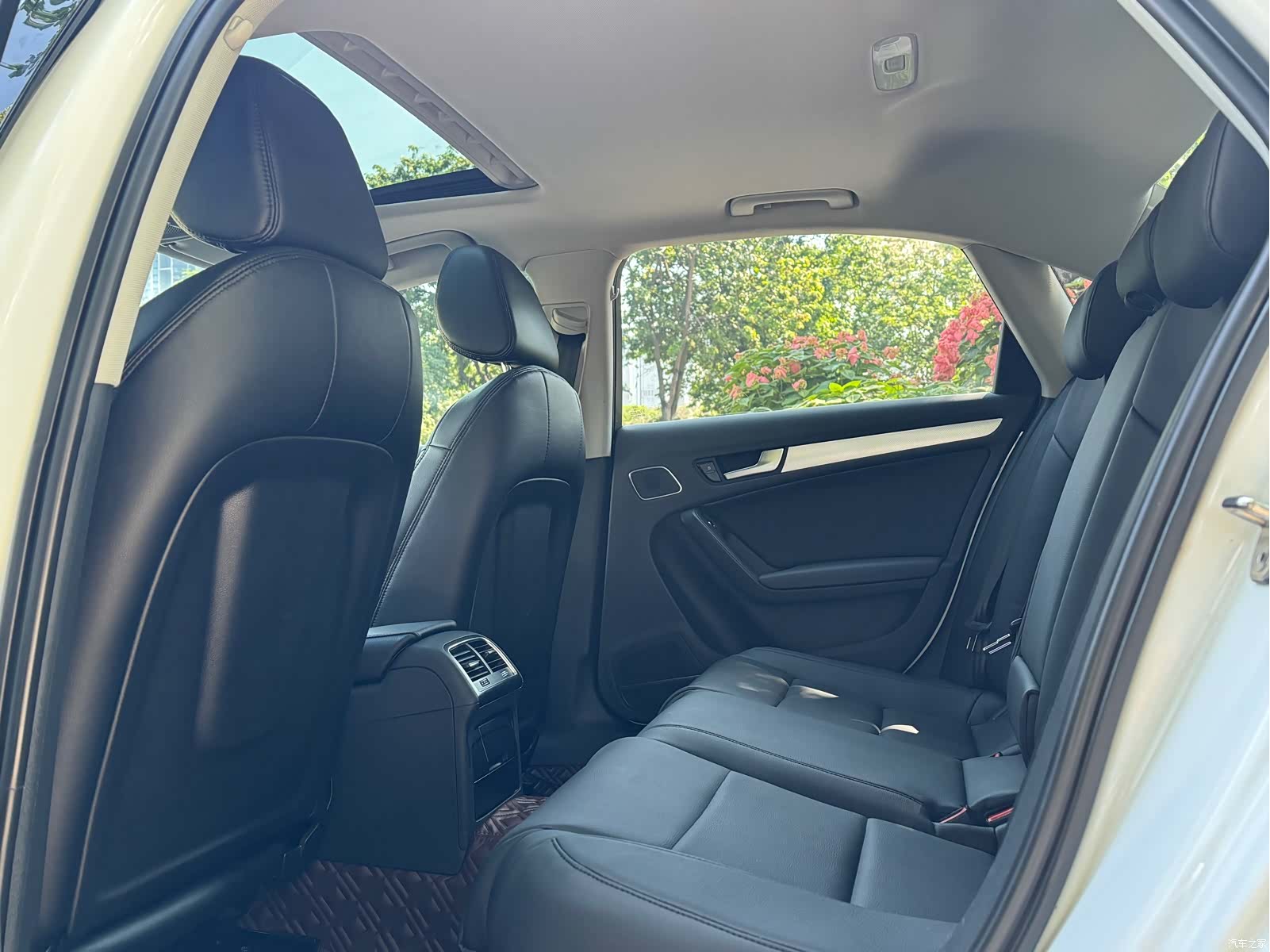 Audi A4L, 2014 11