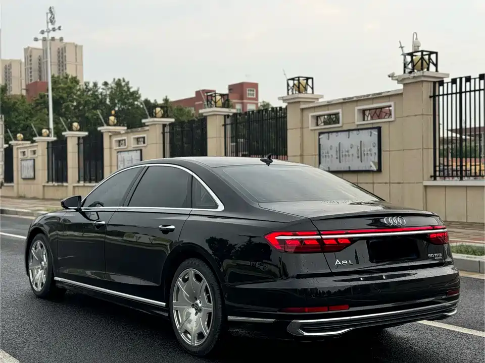 Audi A8