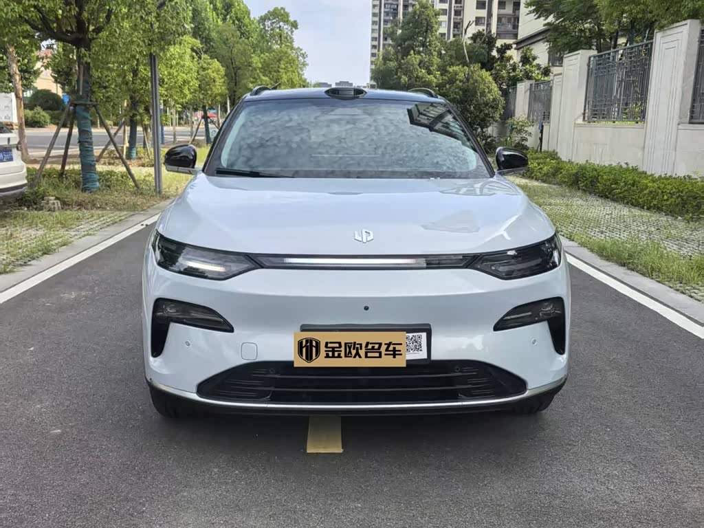 Leapmotor C11