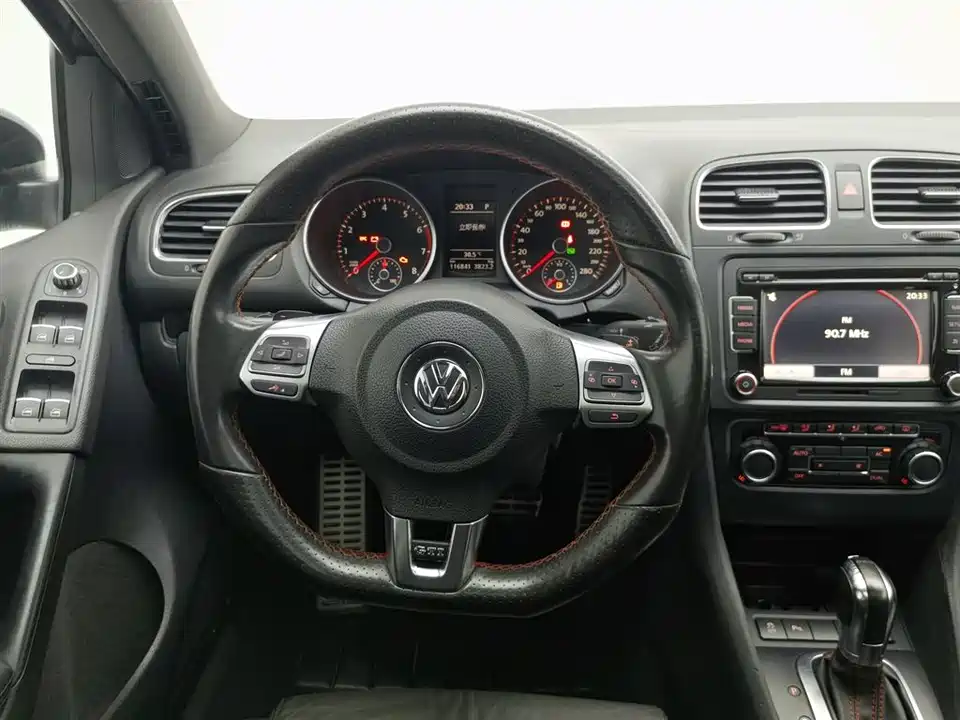 Volkswagen Golf GTI
