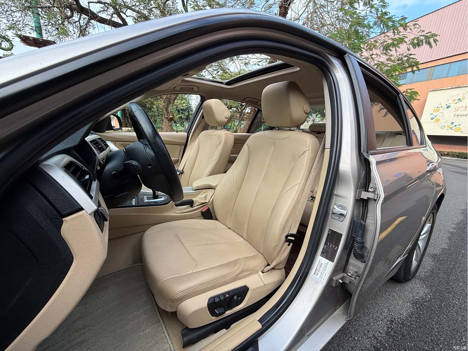 BMW 3 Series, 2015 10