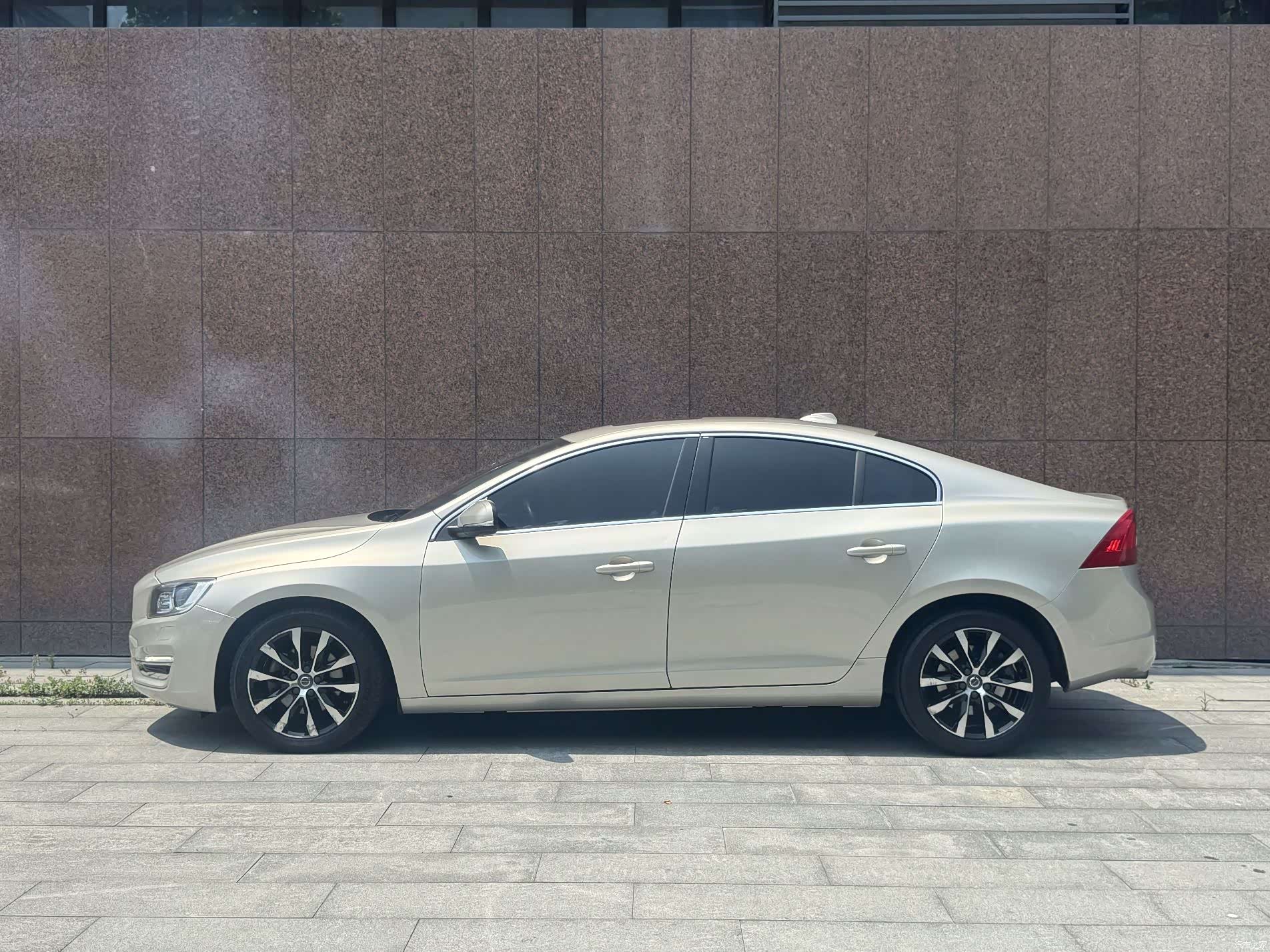Volvo S60, 2019 3