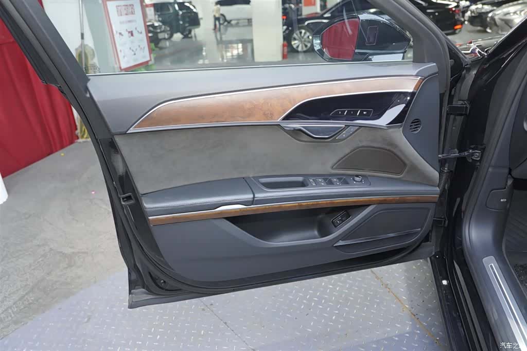 Audi A8L, 2020 13