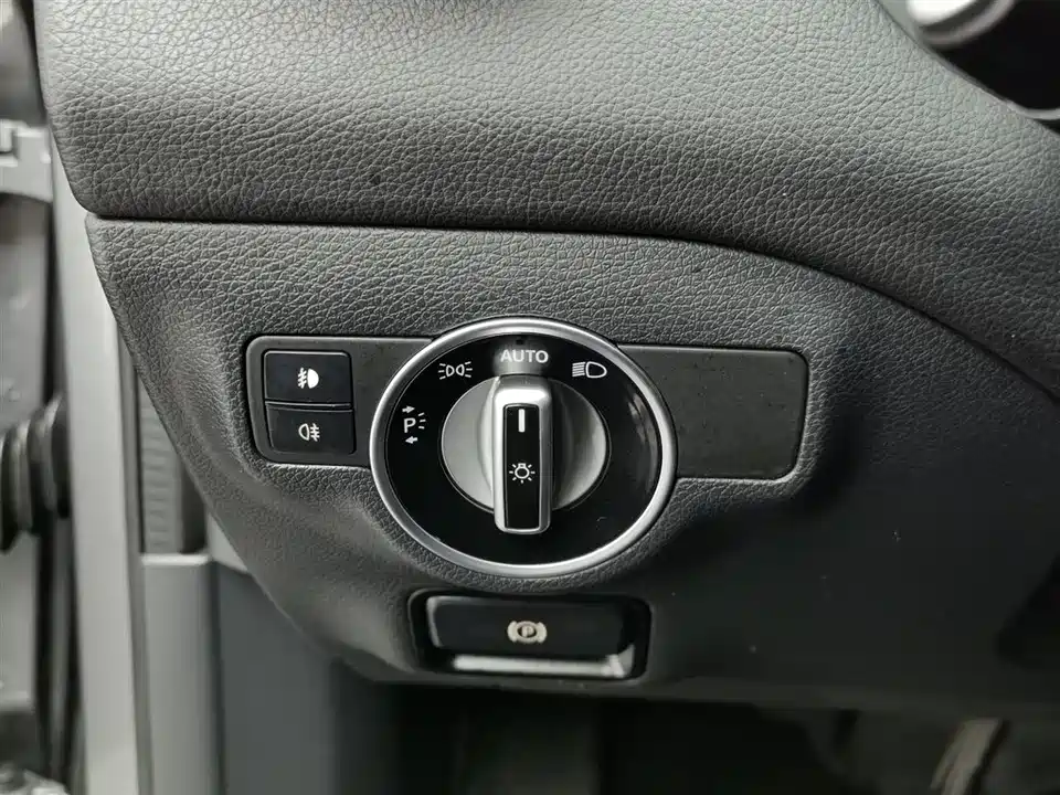Mercedes-Benz GLA Mercedes-Benz GLA