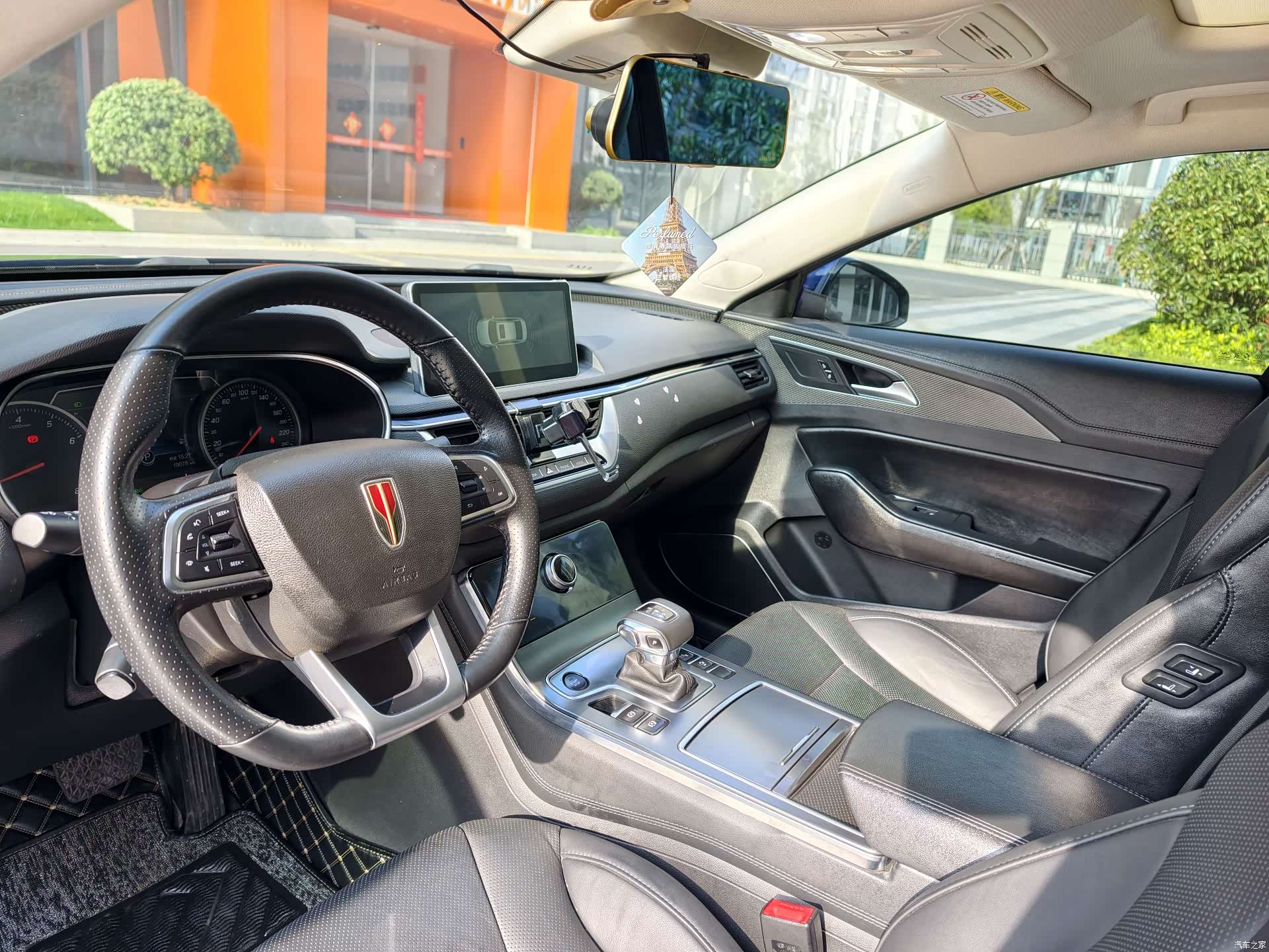 Hongqi H5, 2022 8