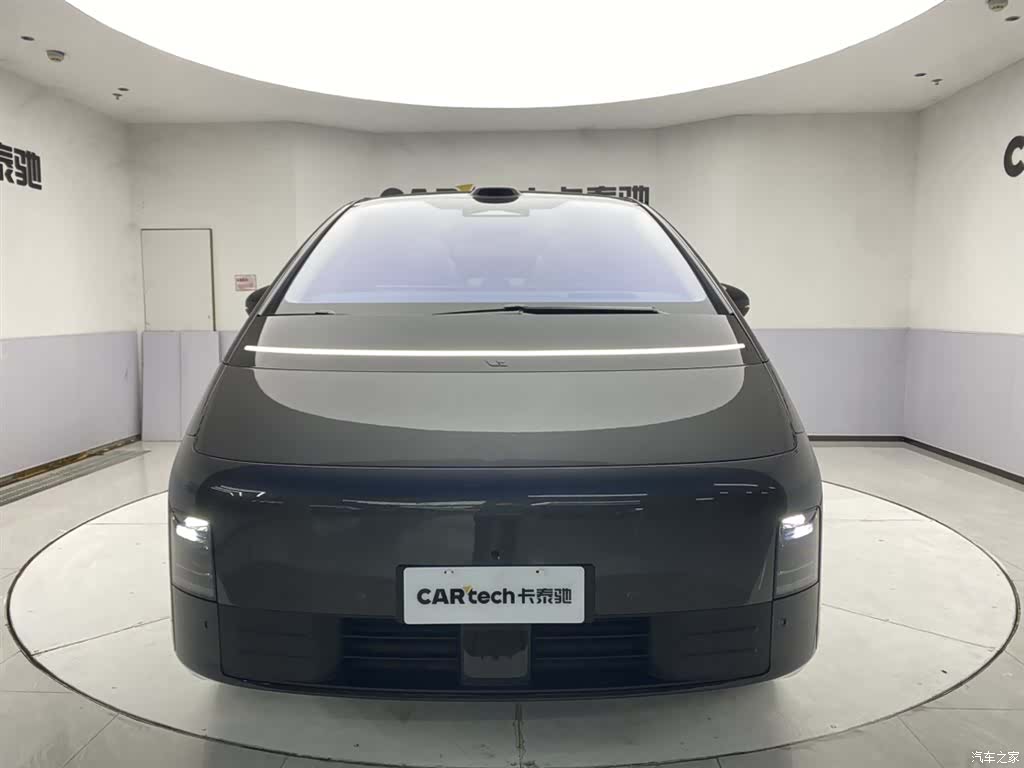Li Auto MEGA, 2025 3