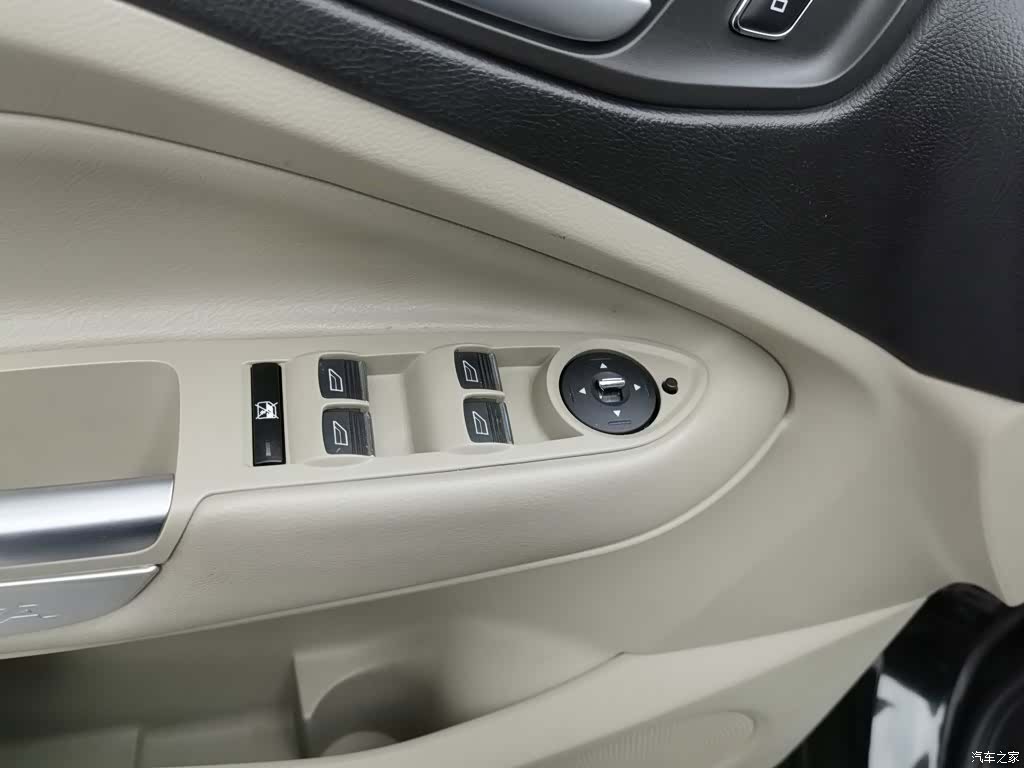 Ford Kuga, 2014 9