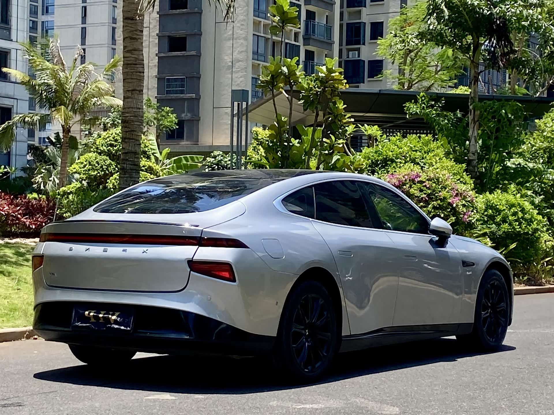 Xpeng P7, 2023 9