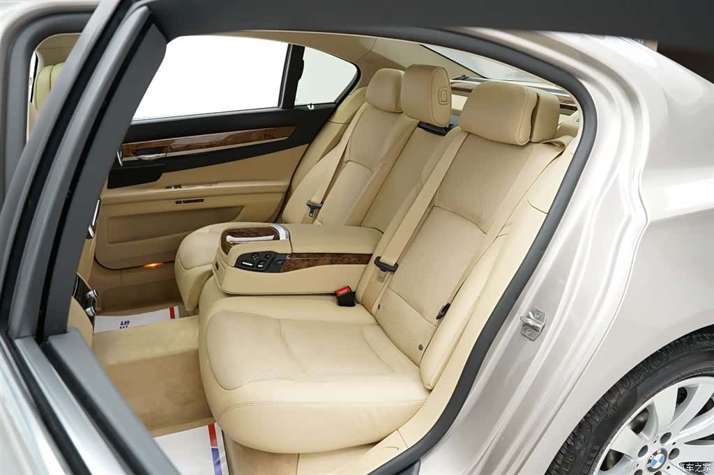 BMW 7 Series, 2015 11
