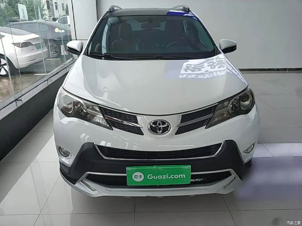 Toyota RAV4, 2015 3