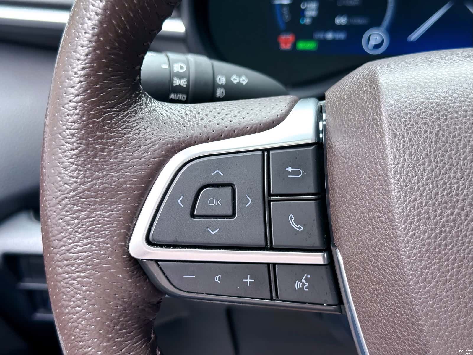 Toyota Granvia, 2023 26